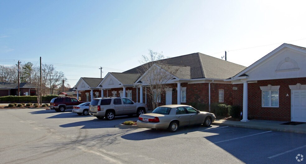 More Photos Of 105 Vista Oaks Dr, Lexington Office For Sale