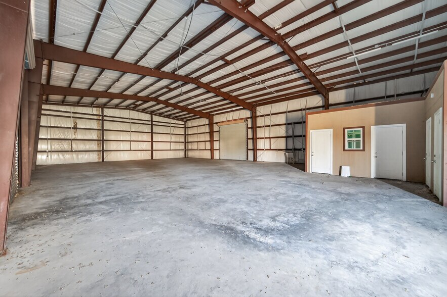 More Photos Of 5901 County Road 675B, Rosharon Warehouse For Lease