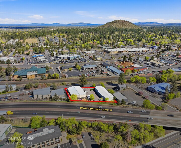 More Photos Of 2185 NE 2nd St, Bend Warehouse For Sale