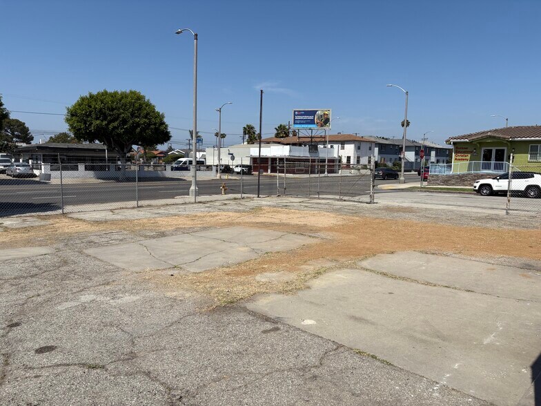 More Photos Of 2400 W Florence Ave, Los Angeles Land For Sale