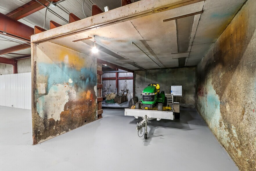 More Photos Of W9231 Bobolink Rd, Reeseville Warehouse For Sale