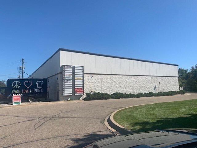 More Photos Of 42376-42498 Mound Rd, Sterling Heights Warehouse For Lease