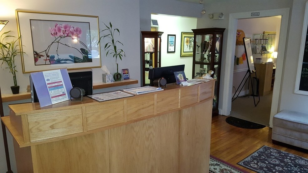 More Photos Of 83 Boston Post Rd, Waterford Office For Sale