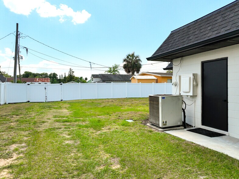 More Photos Of 285 S Central Ave, Umatilla Medical For Sale