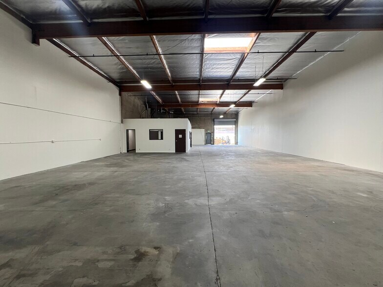 More Photos Of 4459 Rowland Ave, El Monte Warehouse For Lease