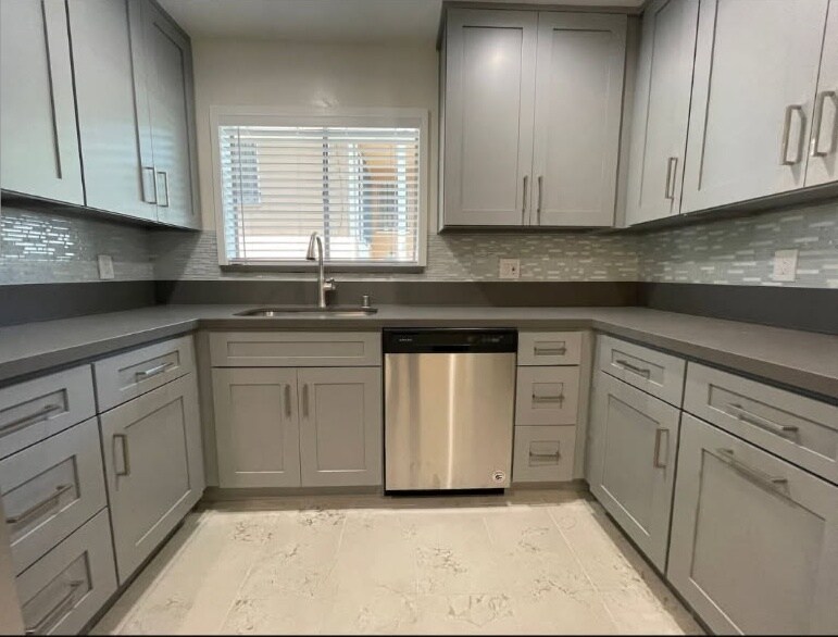 More Photos Of 439 S Oakhurst Dr, Beverly Hills Apartments For Sale