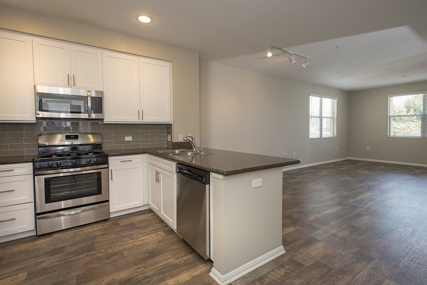 More Photos Of 700 S Myrtle Ave, Monrovia Apartments For Lease