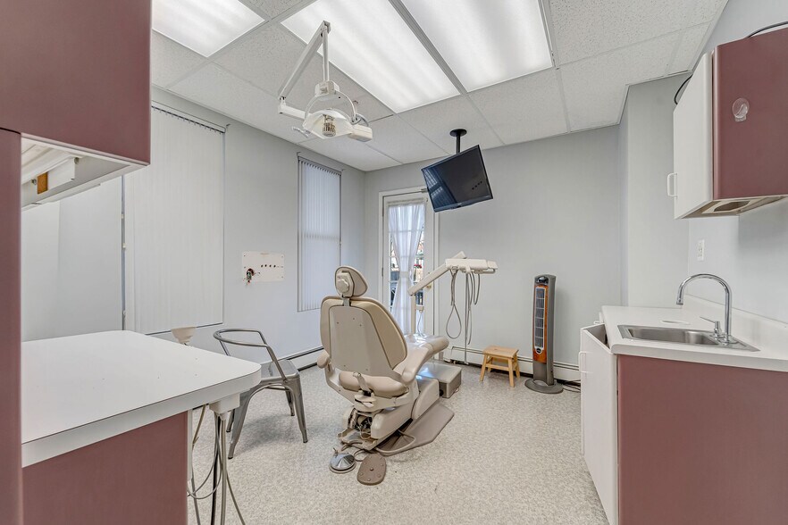 More Photos Of 535 Monmouth St, Gloucester City Medical For Sale