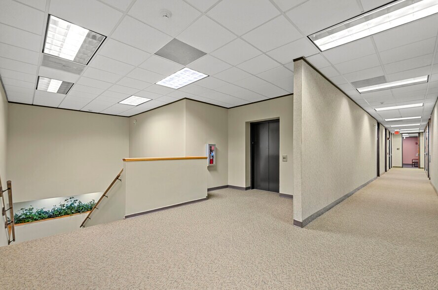 More Photos Of 1002 Gemini St, Houston Office For Lease