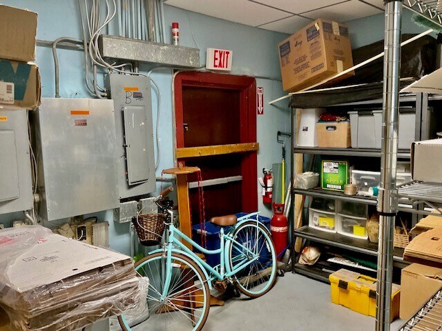 More Photos Of 245 N Banana River Dr, Merritt Island Convenience Store For Sale