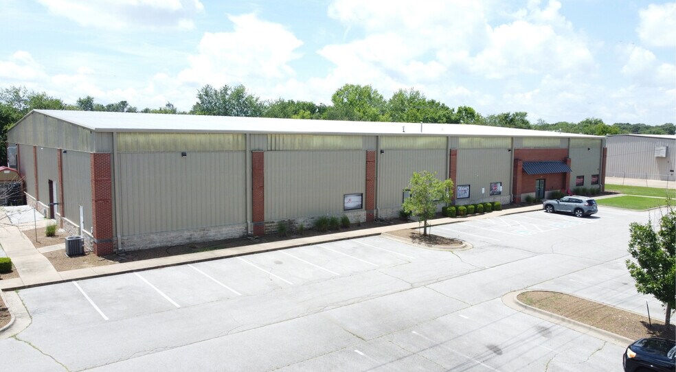 More Photos Of 3735 Treat Ln, Springdale Warehouse For Lease