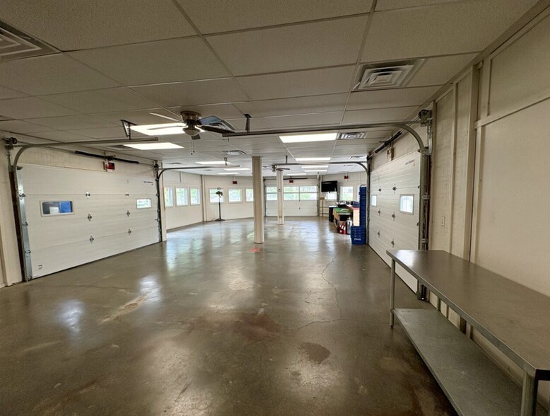 More Photos Of 4509 Rainbow Blvd, Kansas City Freestanding For Lease