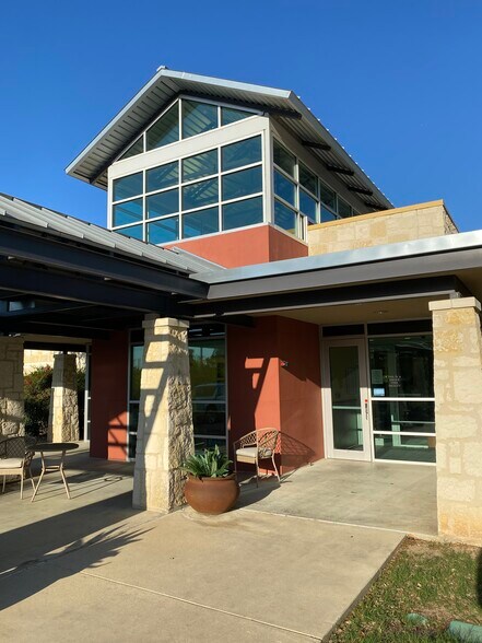 More Photos Of 100 Citibank Dr, San Antonio Office For Sale
