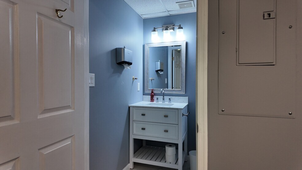 More Photos Of 5090-5096 Dorsey Hall Dr, Ellicott City Medical For Lease