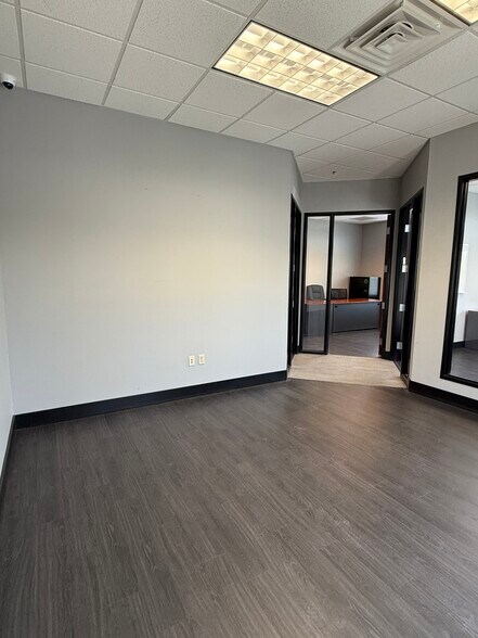 More Photos Of 15845 S 46th St, Phoenix Medical For Lease