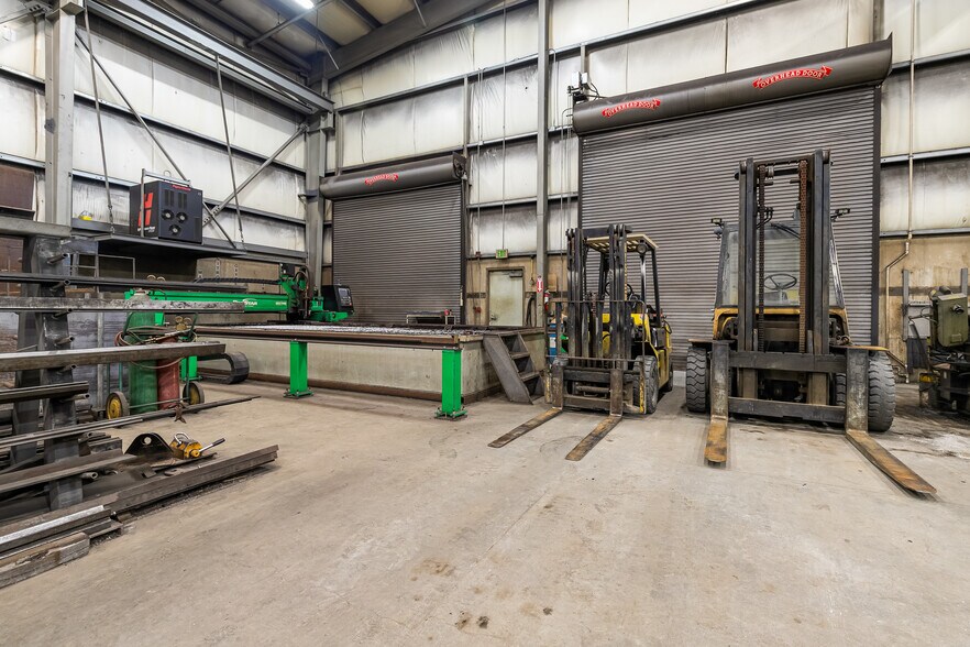 More Photos Of 7135 Delta Line Rd, Ferndale Warehouse For Sale