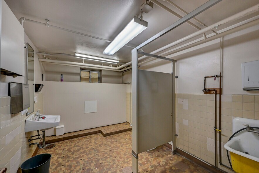 More Photos Of 301 Delaware Ave, Olyphant Office For Sale