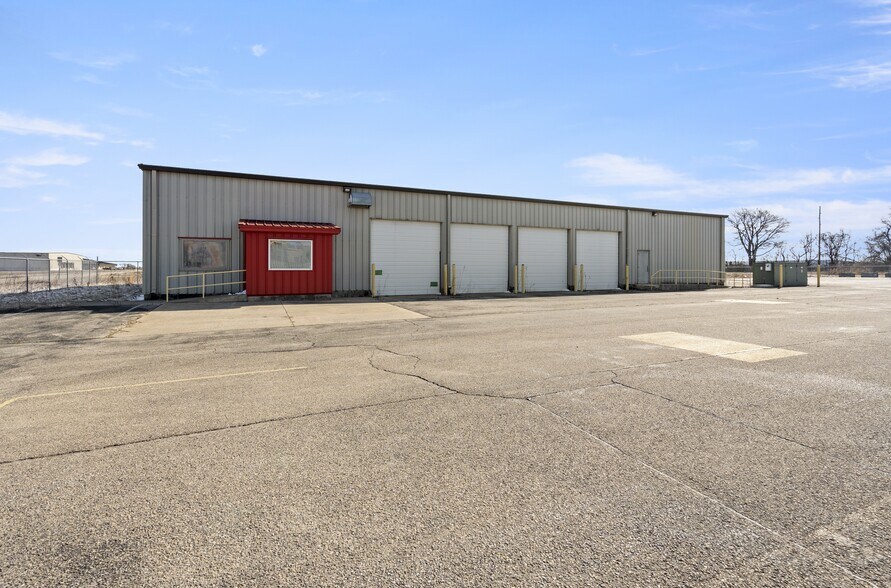 More Photos Of 275 Larcel Dr, Sikeston Flex For Lease