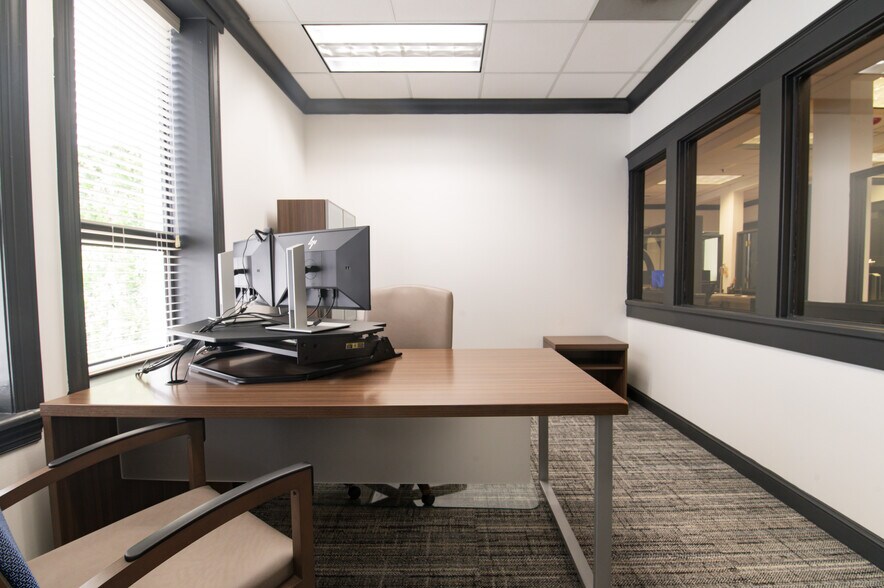 More Photos Of 442 W Kennedy Blvd, Tampa Office For Lease