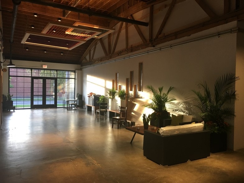 More Photos Of 4200 W Diversey Ave, Chicago Manufacturing For Lease