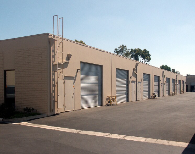 More Photos Of 3303 Harbor Blvd, Costa Mesa Light Manufacturing For Lease