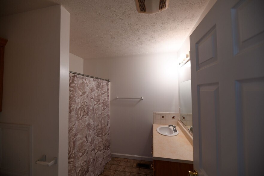 More Photos Of 3226 Cathedral Caverns Rd, Grant Apartments For Sale