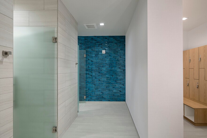 More Photos Of 2255 Glades Rd, Boca Raton Office For Lease