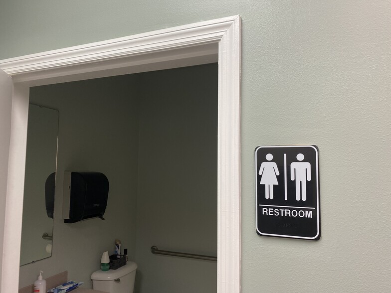 More Photos Of 15437 S US Highway 441, Summerfield Medical For Lease