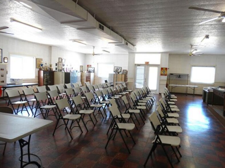 More Photos Of 320 S 3rd St, Boonville Office For Sale