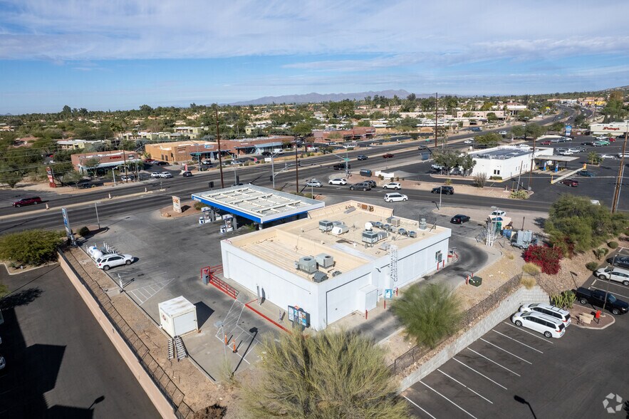 More Photos Of 5960 N Oracle Rd, Tucson Convenience Store For Sale