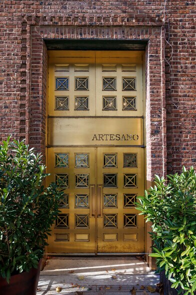 More Photos Of 114 Green Ln, Philadelphia General Retail For Lease