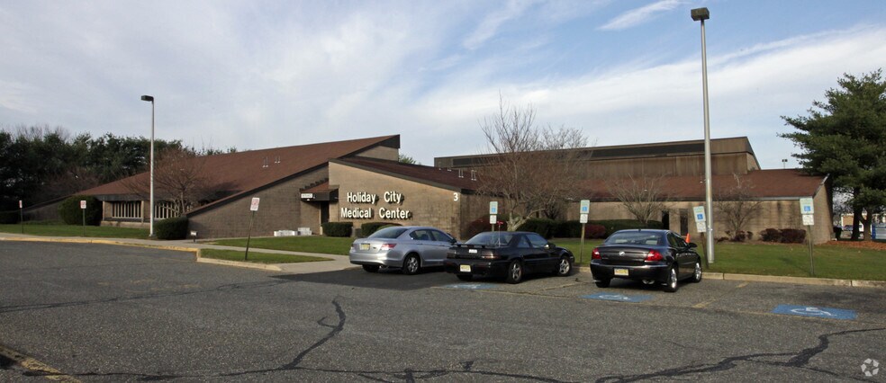 More Photos Of 3 Plaza Dr, Toms River Medical For Lease