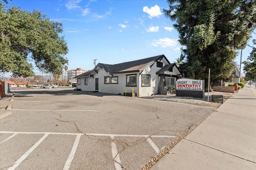 More Photos Of 1020 E Florida Ave, Hemet Freestanding For Sale