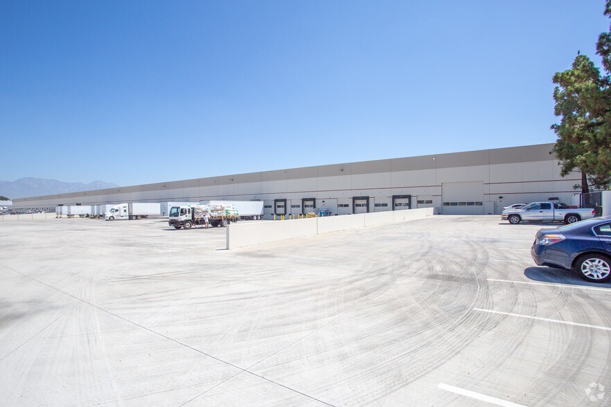 More Photos Of 5150 Edison Ave, Chino Warehouse For Lease