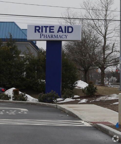 More Photos Of 329 Ellington Rd, East Hartford Storefront For Lease