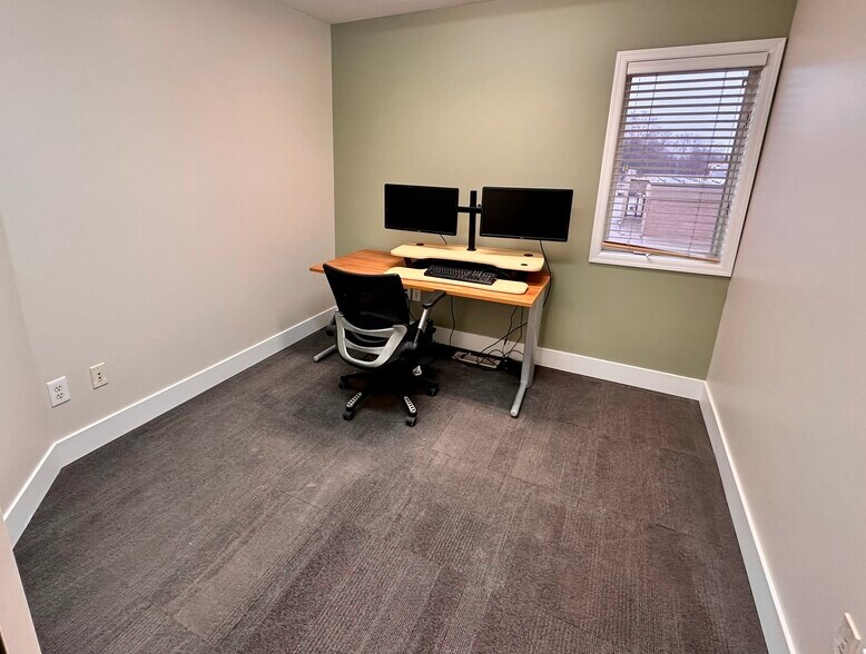 More Photos Of 2994 Rice St, Little Canada Coworking Space