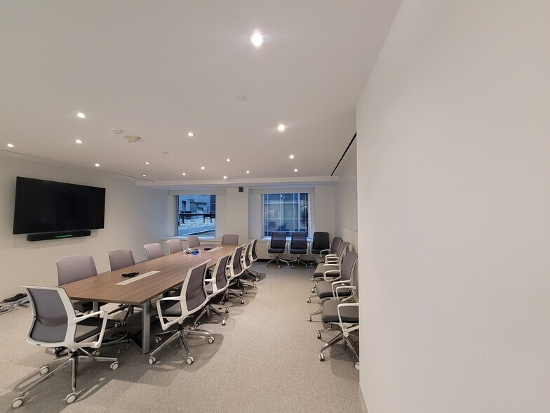 More Photos Of 900 17th St NW, Washington Office For Lease