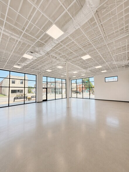 Primary Photo Of 120 E Rogers Blvd, Skiatook Storefront Retail Residential For Lease