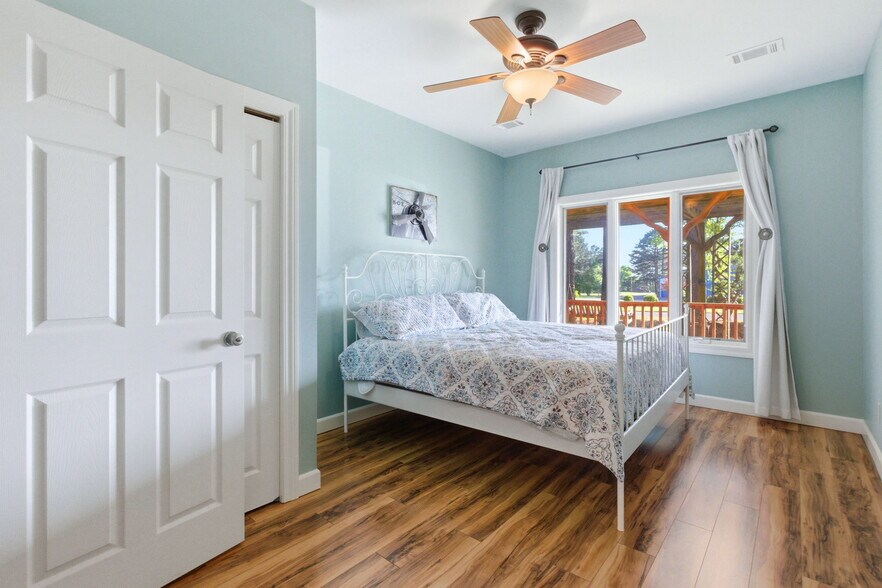 More Photos Of 267 Stinson Dr, Clinton Specialty For Sale