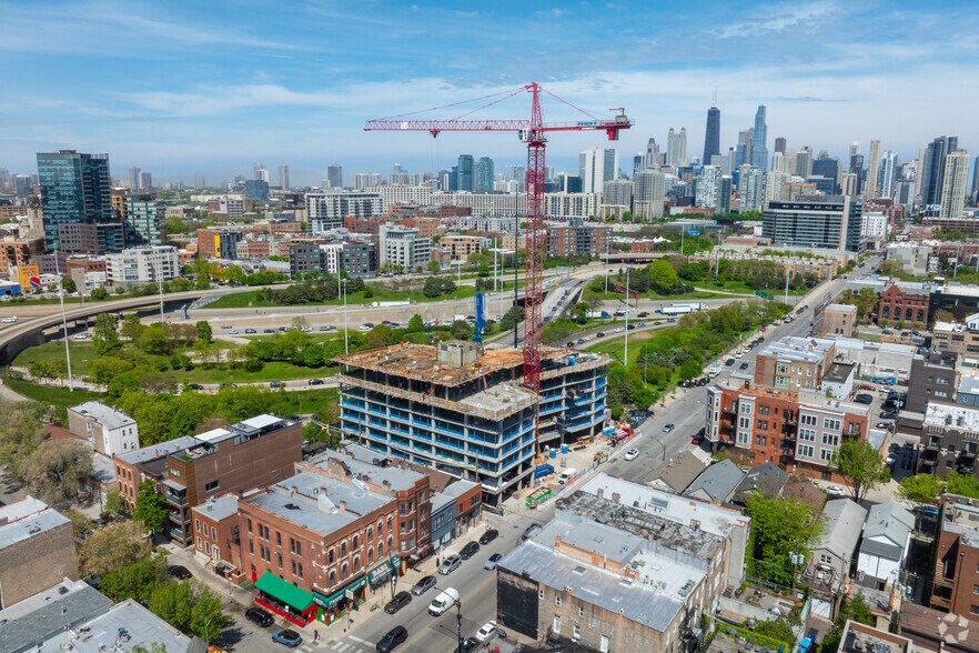 More Photos Of 1100 W Grand Ave, Chicago Apartments For Lease