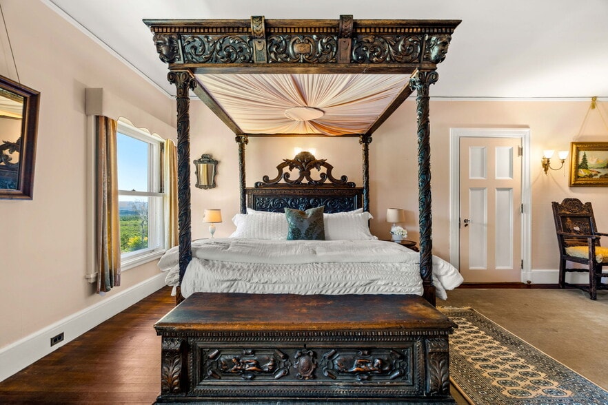 More Photos Of 4 Windmill Hill rd, Dublin Specialty For Sale