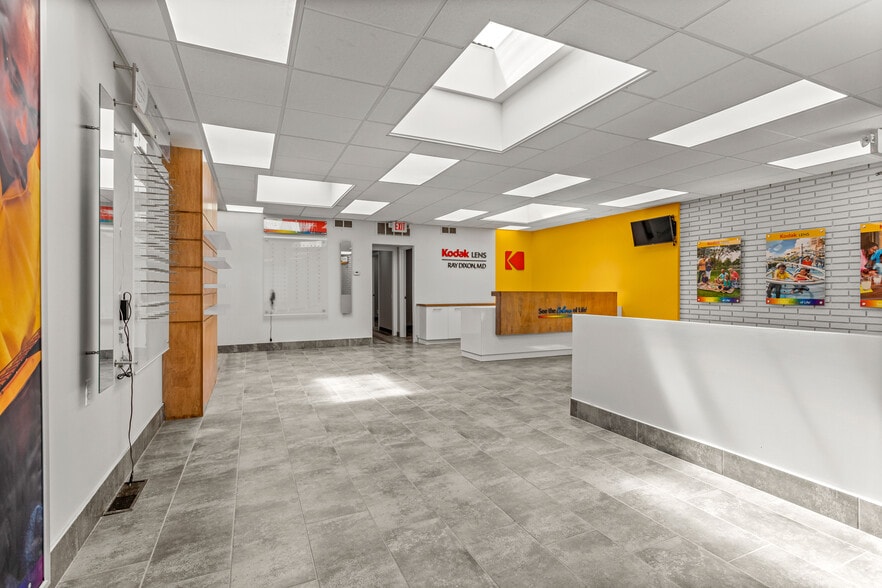 More Photos Of 18120 Mack Ave, Grosse Pointe Storefront Retail Office For Sale