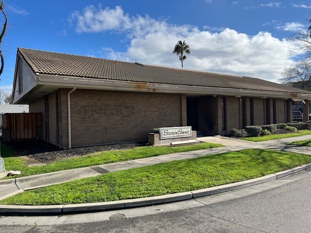 Primary Photo Of 2562 Pacific Ave, Stockton Bank For Lease