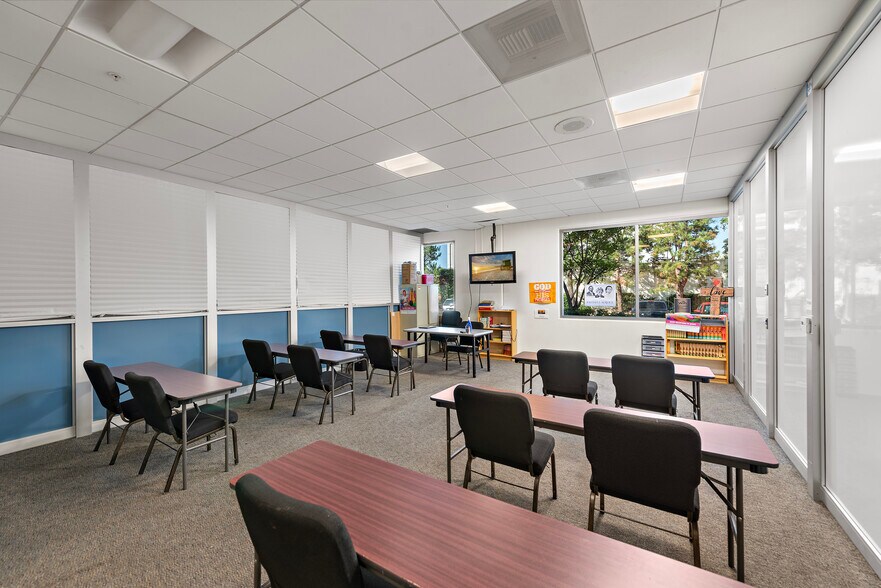 More Photos Of 45 Tesla, Irvine Flex For Sale