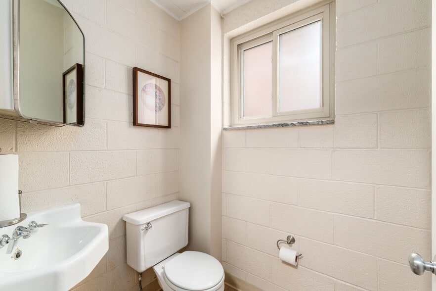 More Photos Of 53 W 3rd Ave, Columbus Office For Sale