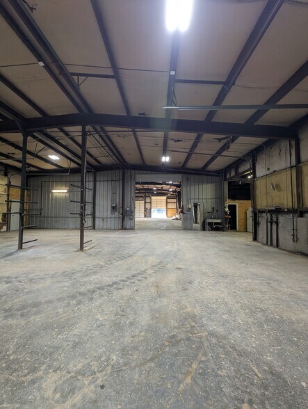 More Photos Of 2234 N Packer Rd, Springfield Manufacturing For Lease