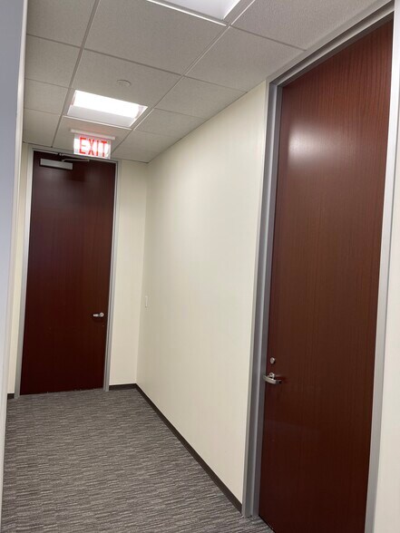 More Photos Of 1780 Hughes Landing Blvd, The Woodlands Office For Lease