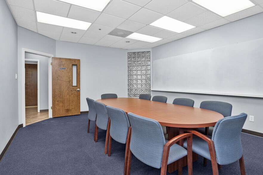 More Photos Of 1207 N Fm 3083 Rd, Conroe Distribution For Lease