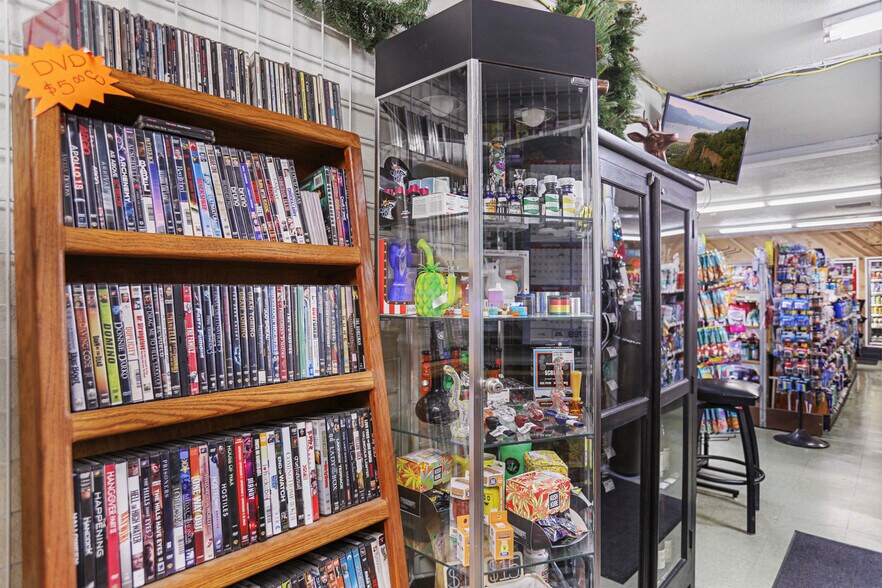 More Photos Of 31815 E Historic Columbia RI Hwy, Troutdale Convenience Store For Sale