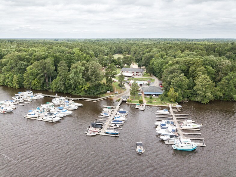 More Photos Of 9100 Wilcox Neck Rd, Charles City Marina For Lease